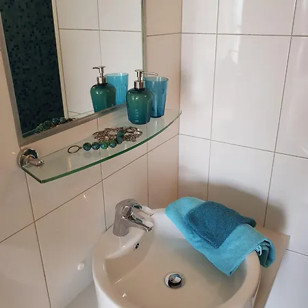 Antonio アパート ツァヴタット