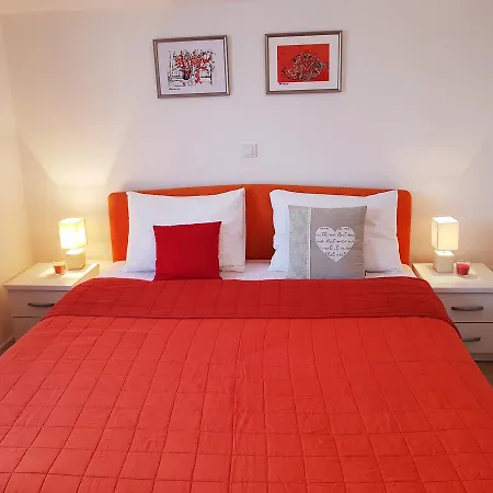 Antonio Apartman *